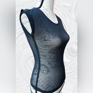 Vintage Fendissime Sheer Crewneck
Like New / Never Worn
XS 
Made in Italy
Black